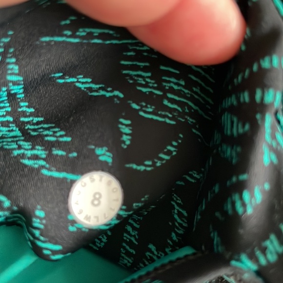 Lululemon capris - Picture 4 of 4